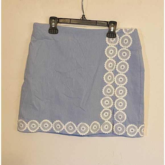 crown & ivy Pants - NWOT Crown & Ivy Women Size 6 Skort Shorts Skirt Crochet Trim Blue White…